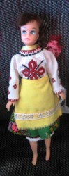 9'' 60S DAVTEK FASHION DOLL IN UKRAINIAN/POLISH COSTUME #562